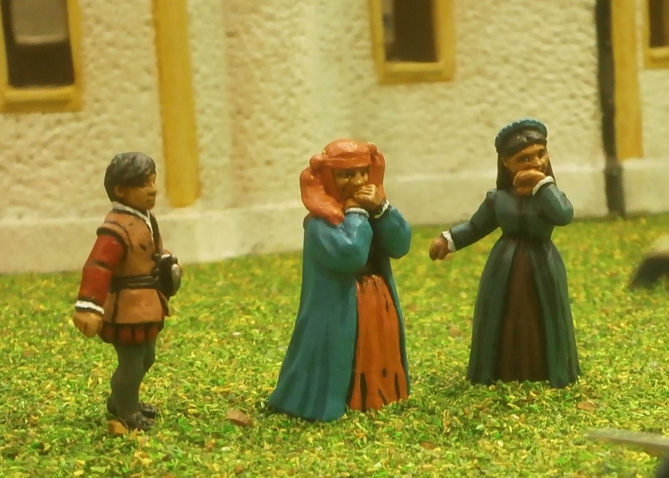 End Summer 2404 Pic B5 (Hanging Halfling Laughing Ladies Close)